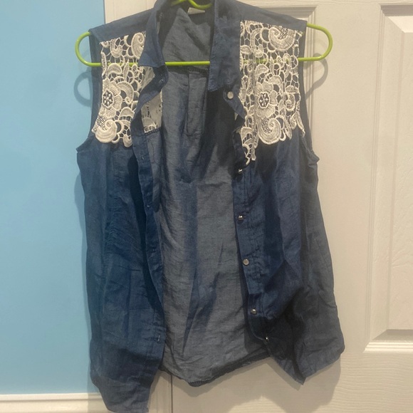 Light Weight Vest - Picture 2 of 3